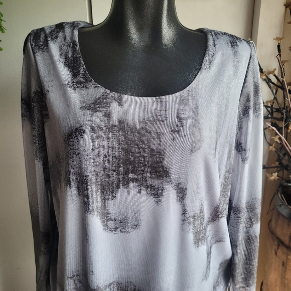 Laura Black and Grey Long Open Sleeve Top L - Picture 6 of 7